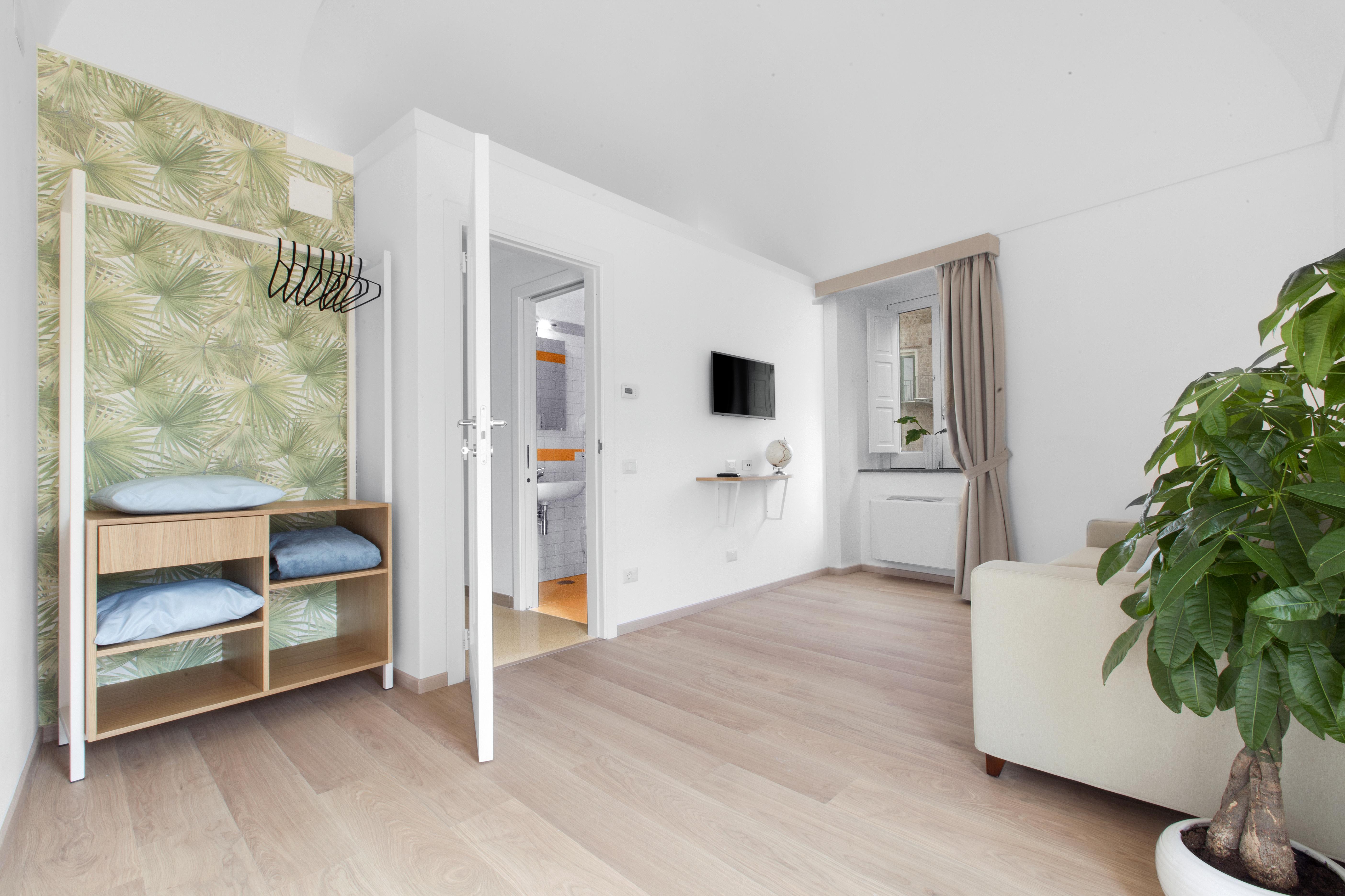 Unconventional Sorrento Coast 3*