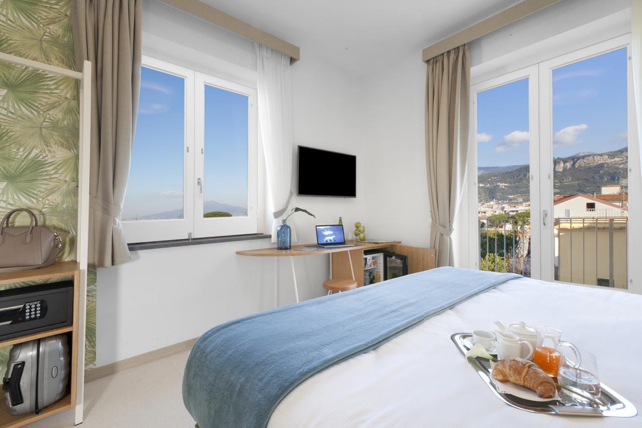 Unconventional Sorrento Coast Hotel Sant'Agnello